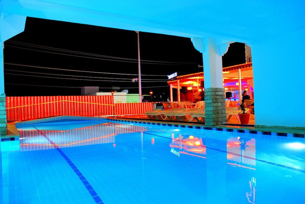 Sky Vela Hotel&Suites - All Inclusive Gümbet Esterno foto